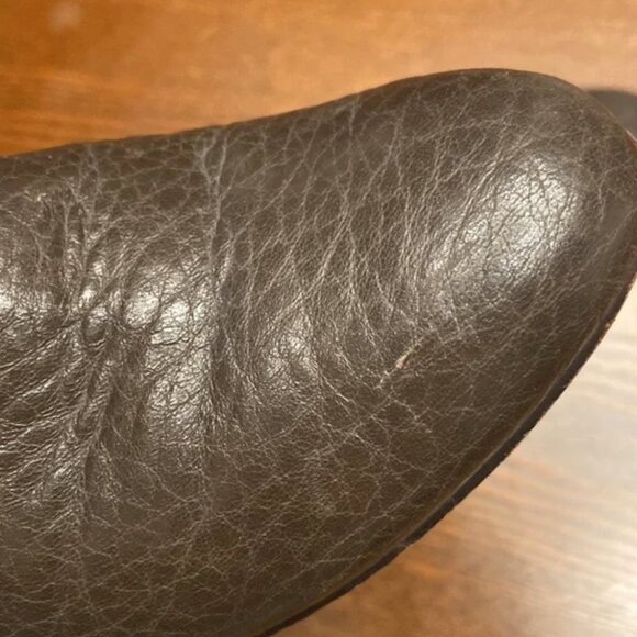 Tory Burch Brown Chelsea Boot with Back Zip & Metallic Gold Heel - Picture 8 of 9